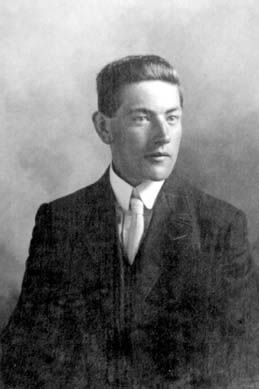 Photo of photos/Douglas Stuart McLennan
